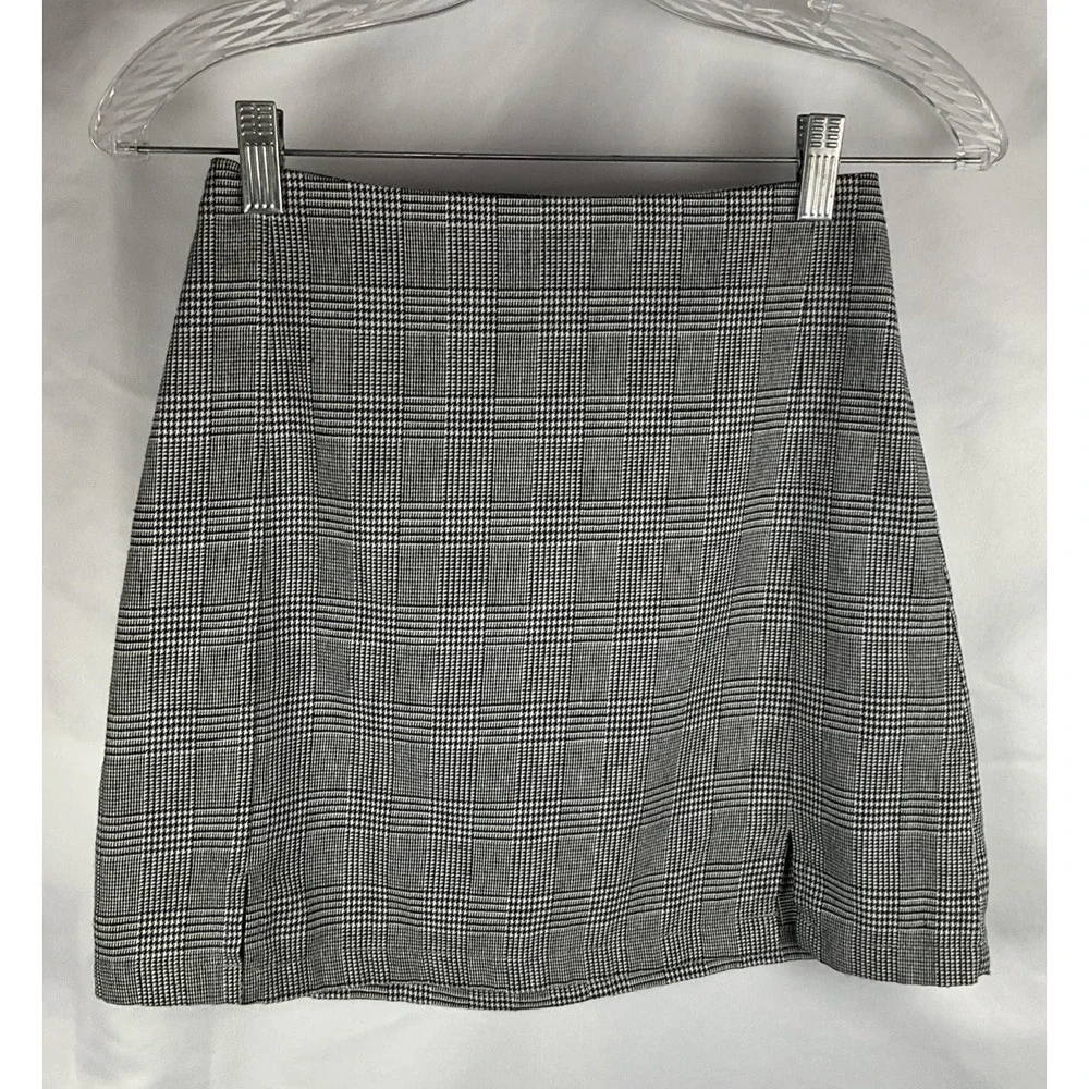 John Galt Women's XS-S Brandy Melville‎ Black White Tweed Front Slits Zipper